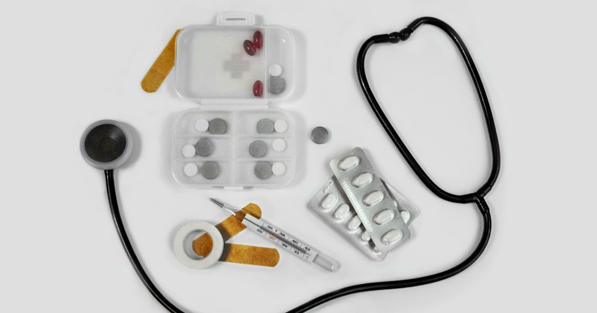 Trousse à pharmacie familiale : les indispensables à la maison